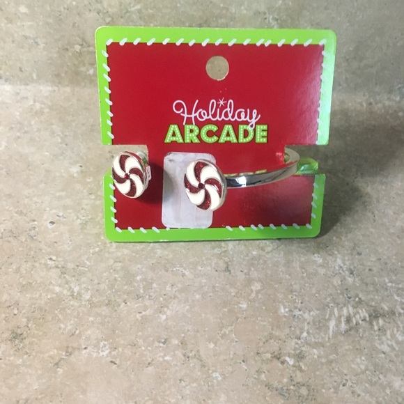 NWT🏷 Celebrate Shop Peppermint Bangle Bracelet Silver tone - Picture 2 of 4